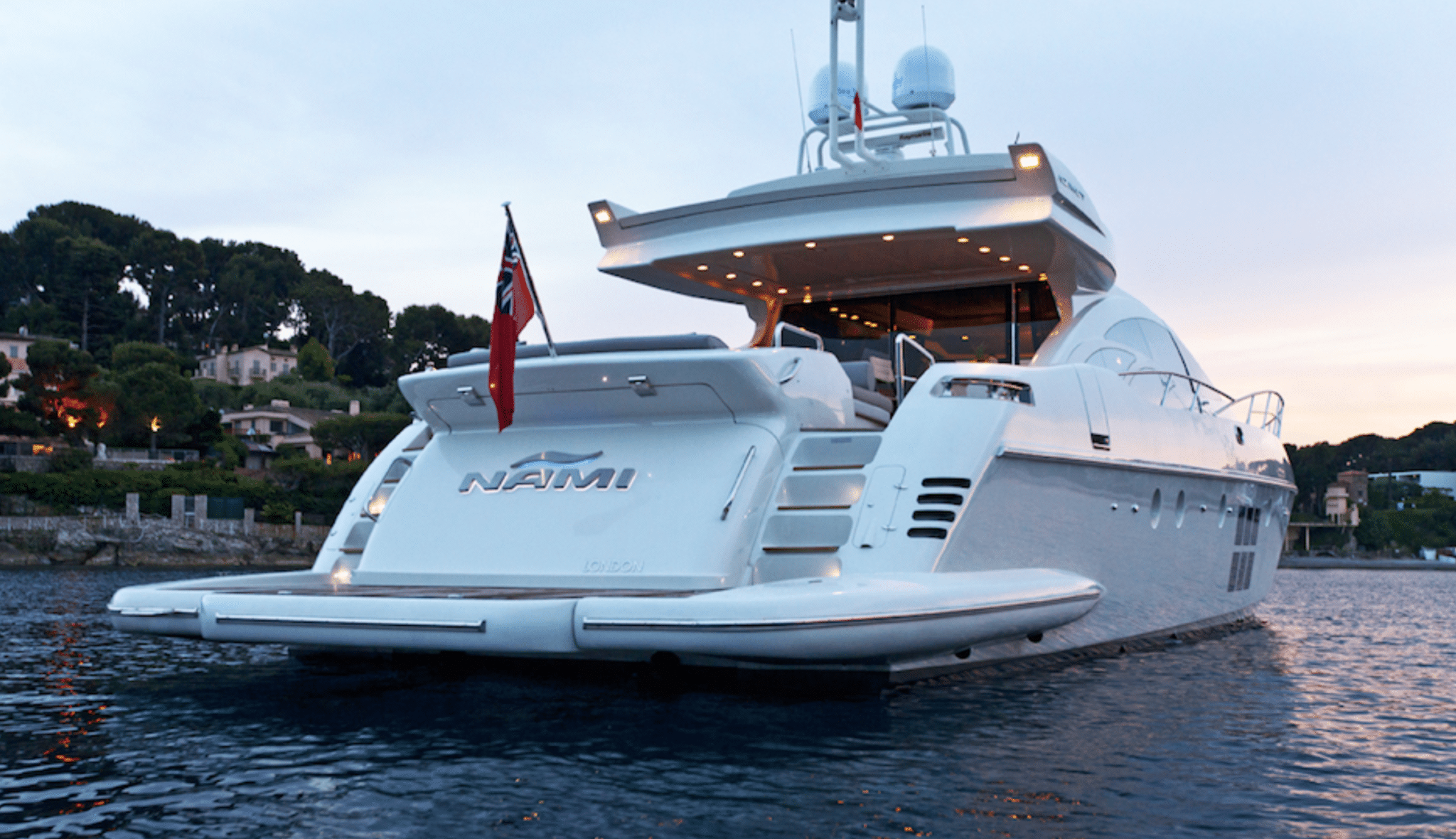 charter a yacht in nice