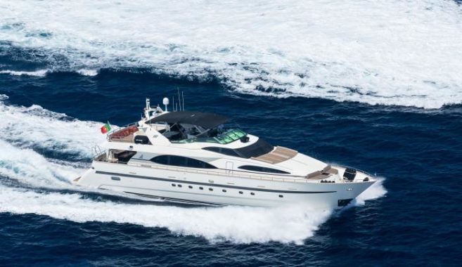 accama delta yacht