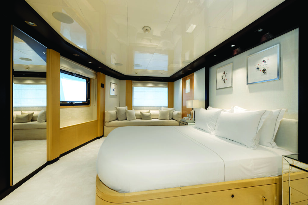 emir-yacht-charter