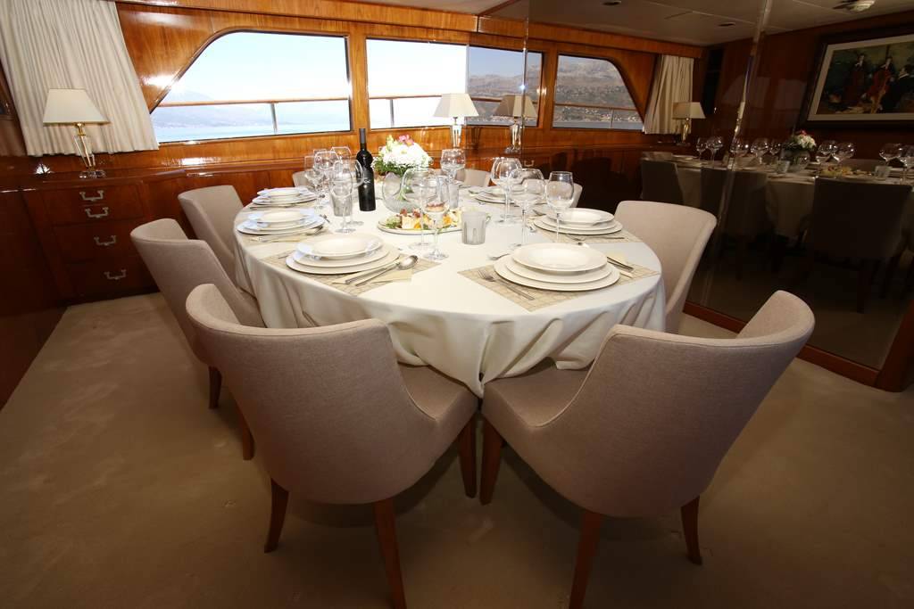 auriane-yacht-charter
