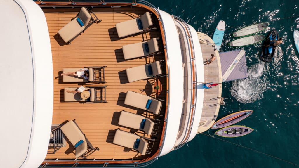 queen-eleganza-yacht-charter