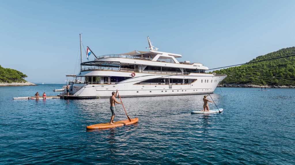 cristal-yacht-charter