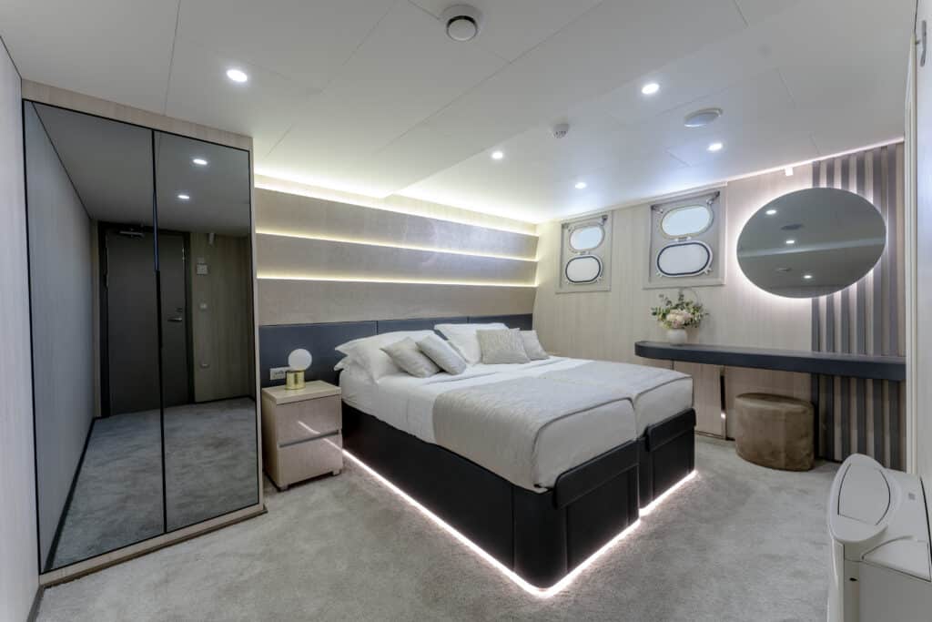 cristal-yacht-charter