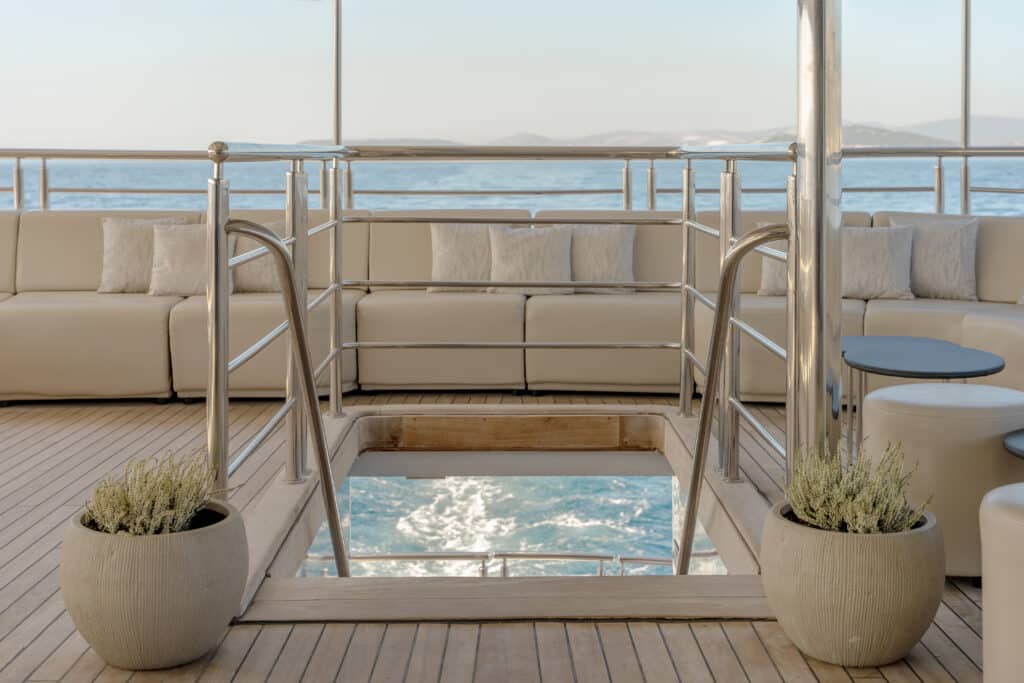 cristal-yacht-charter