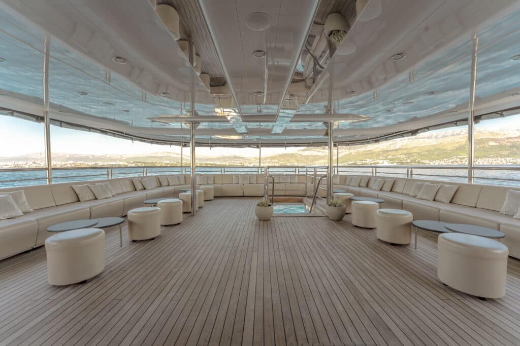 cristal-yacht-charter