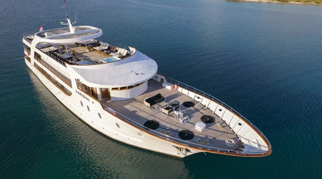 karizma-yacht-charter