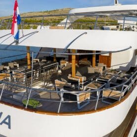 karizma-yacht-charter