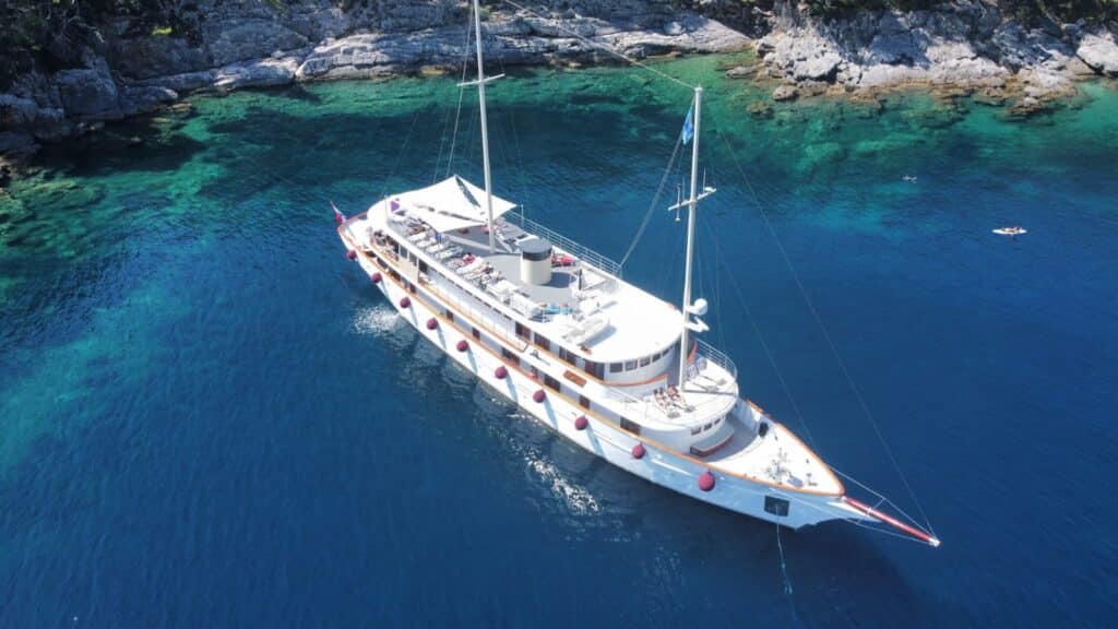 bellezza-yacht-charter