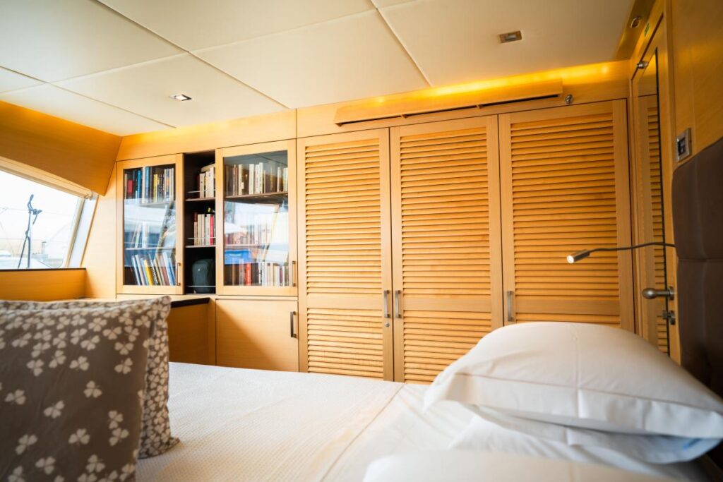 ipharra-yacht-charter