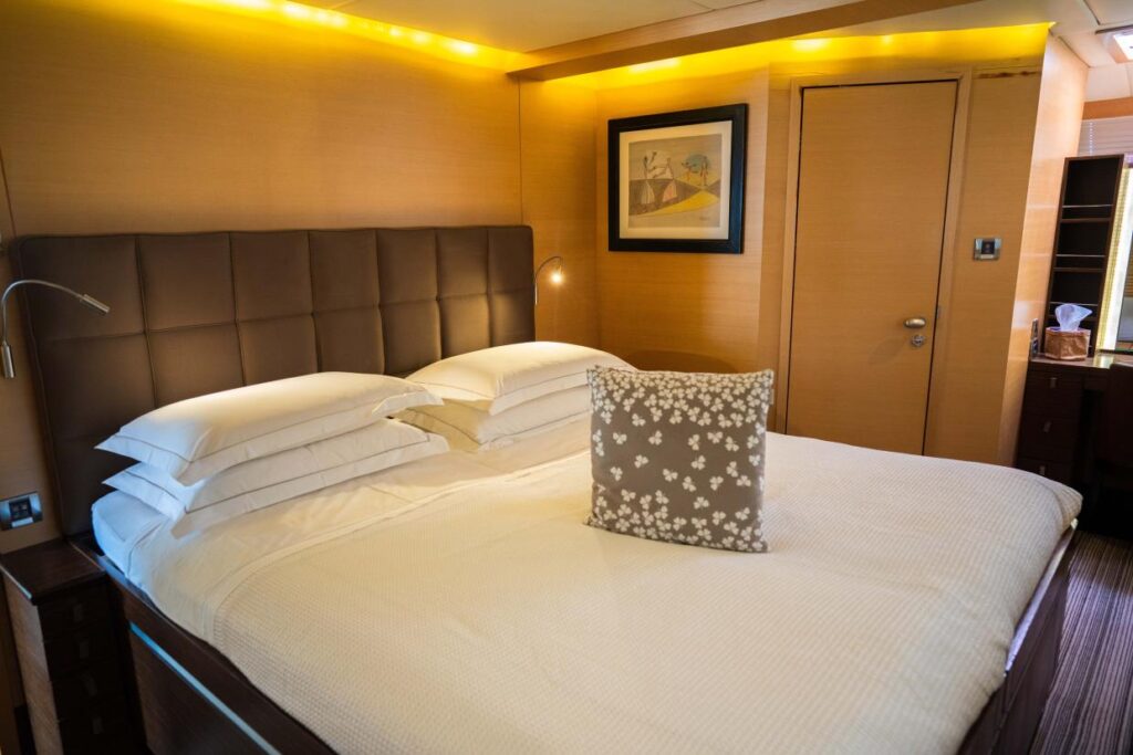 ipharra-yacht-charter